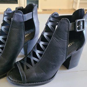 Black SODA Peep-Toe- Chunky Heel Shoes Size 9